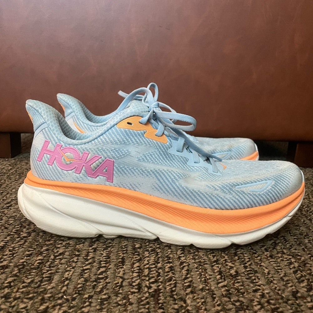 Hoka Clifton 9 size 9 running shoes